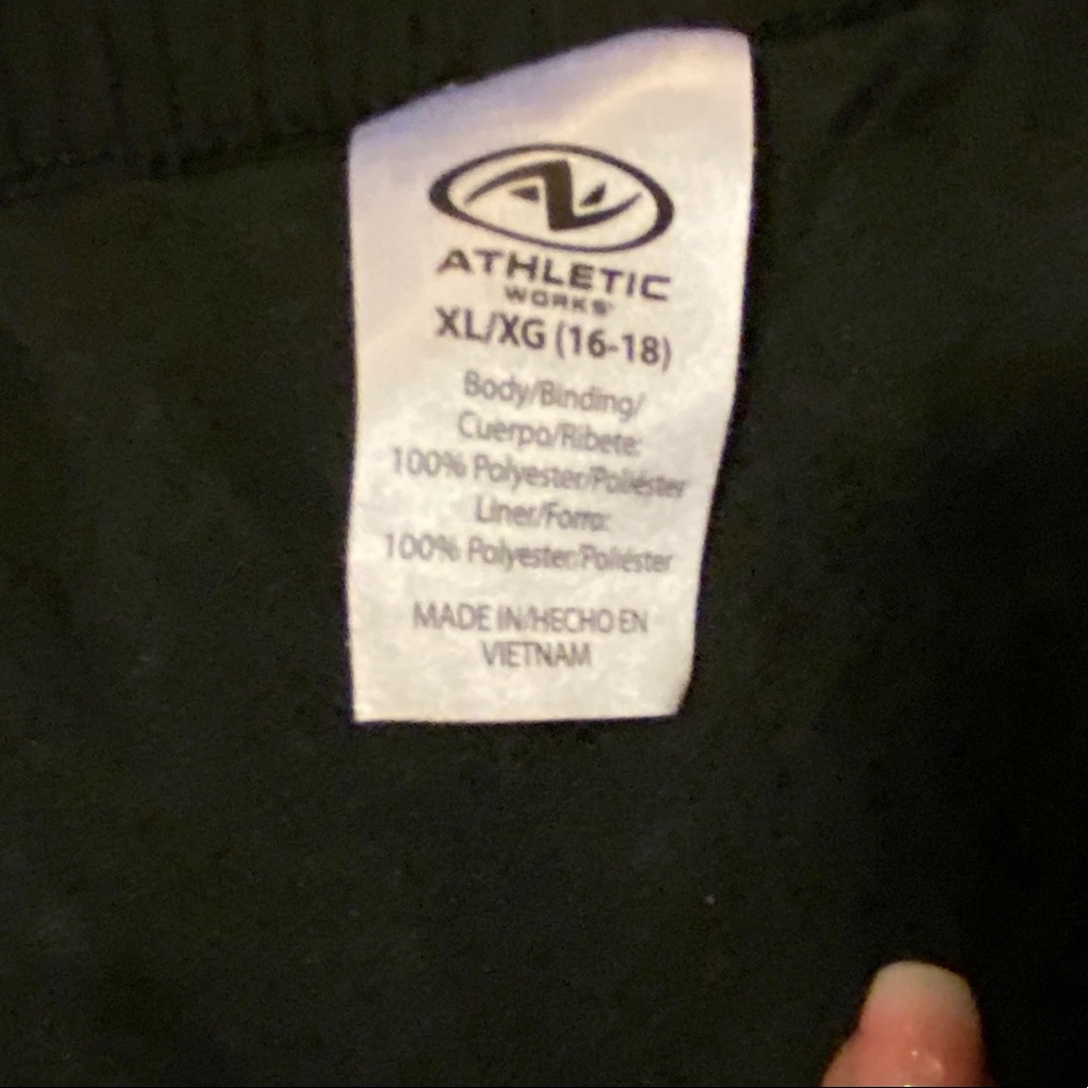 Exercise shorts - Picture 2 of 4
